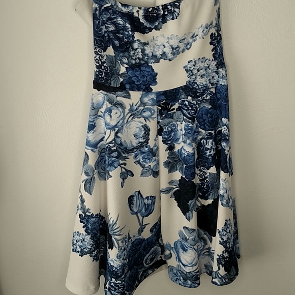 Lulu's strapless blue and ivory dress - Picture 8 of 8